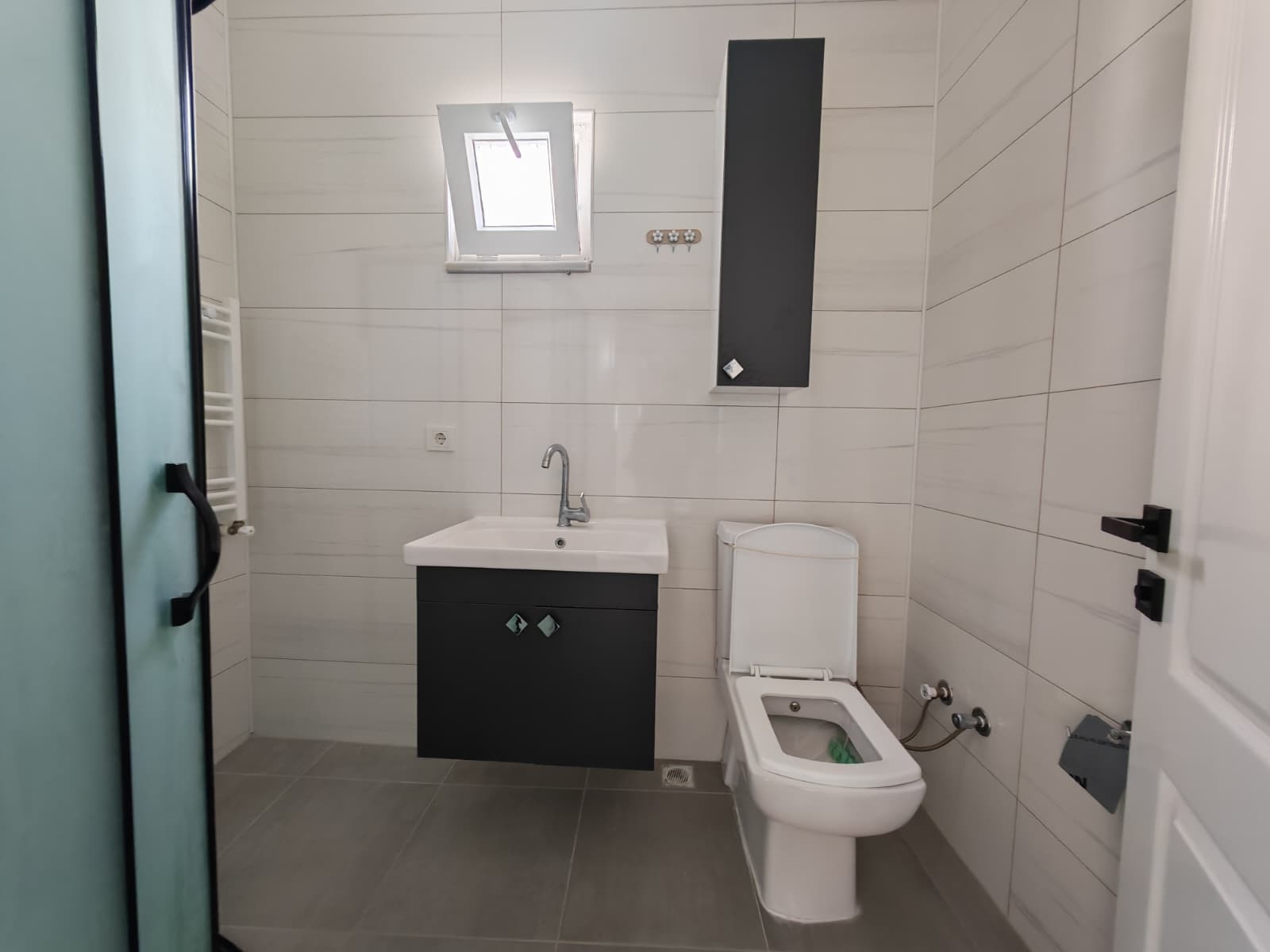 SARAÇLIDA AYRI MUTFAKLI 2 YIILIK ÇİFT BALKONLU 3+1